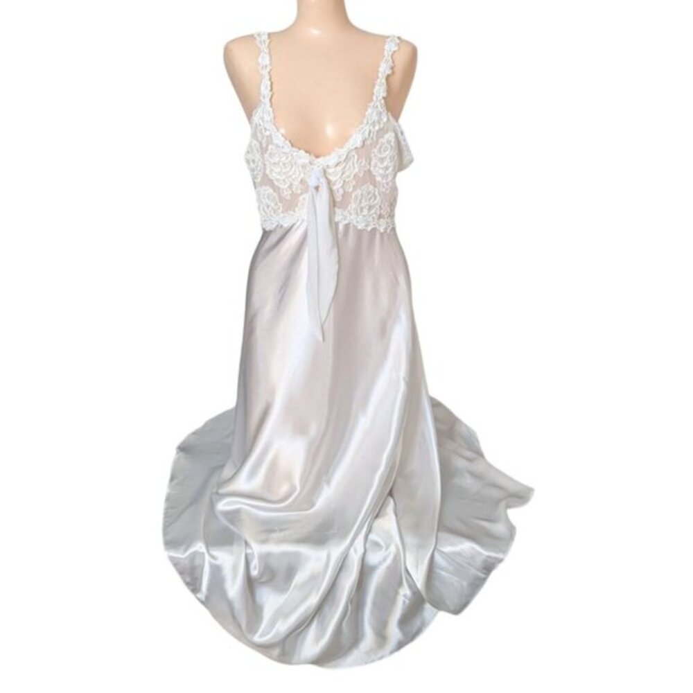 American Vintage White Lace Maxi Dress